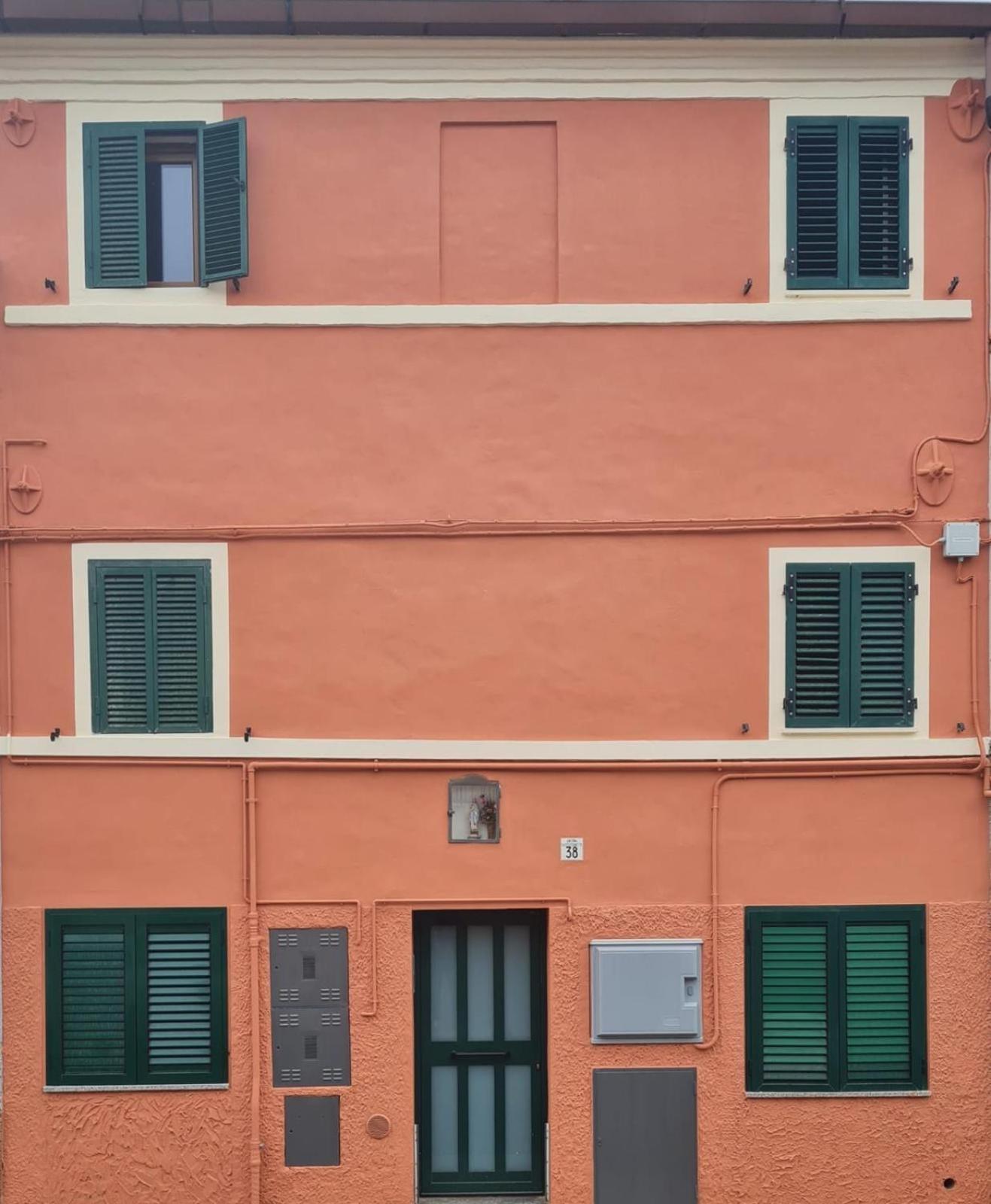 شقة La Via Del Castello Castelferretti المظهر الخارجي الصورة
